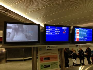 информационные экраны в аэропорту